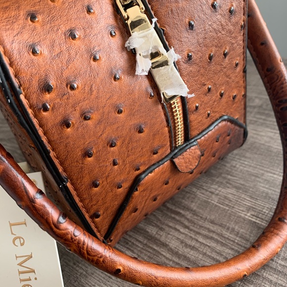 Box faux ostrich handbag | vegan leather - Picture 4 of 5